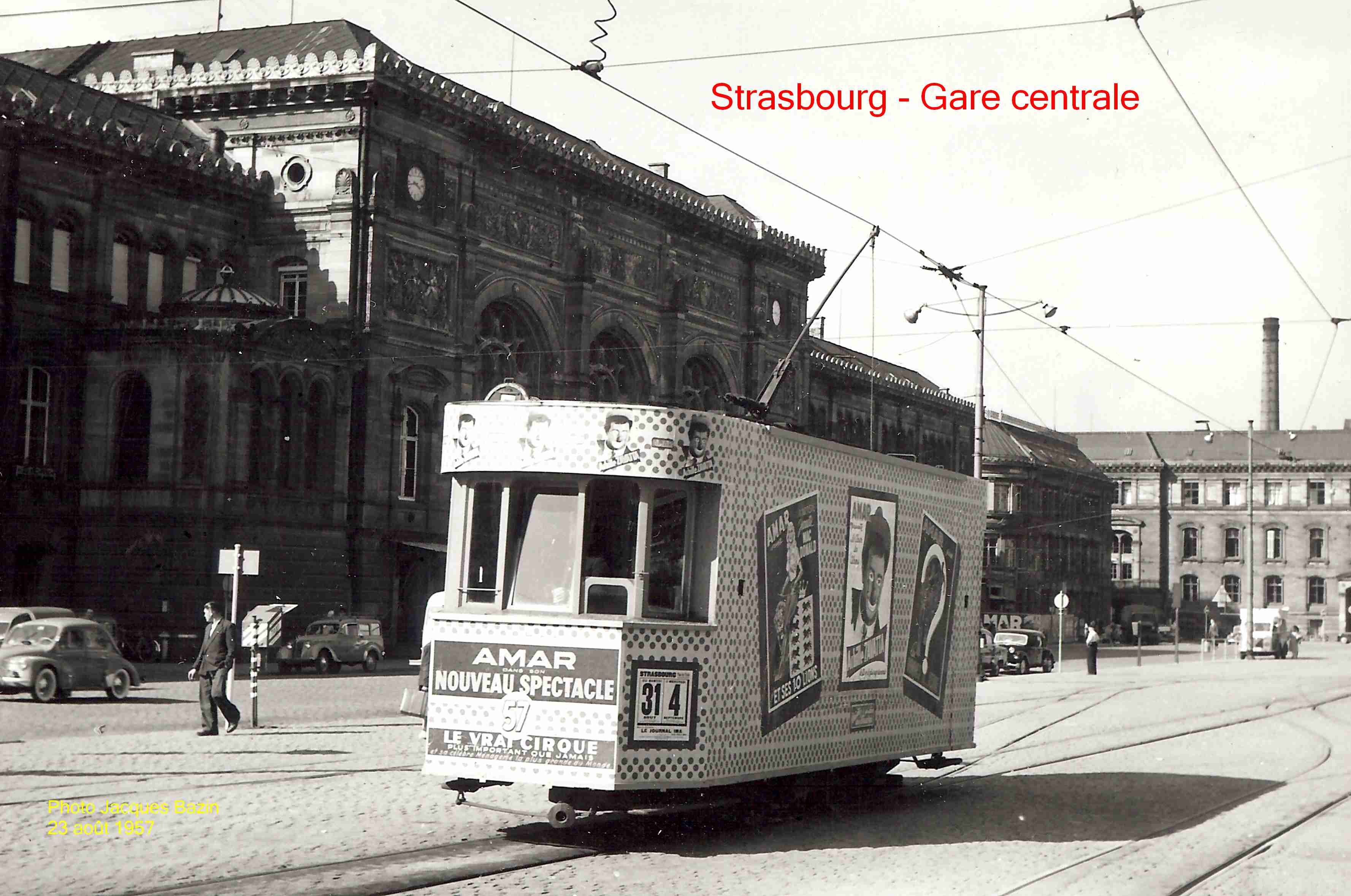 Motrice publicitaire, Place de la Gare.